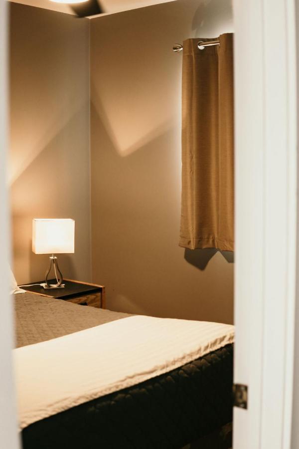 Hinton Highway Inn Esterno foto