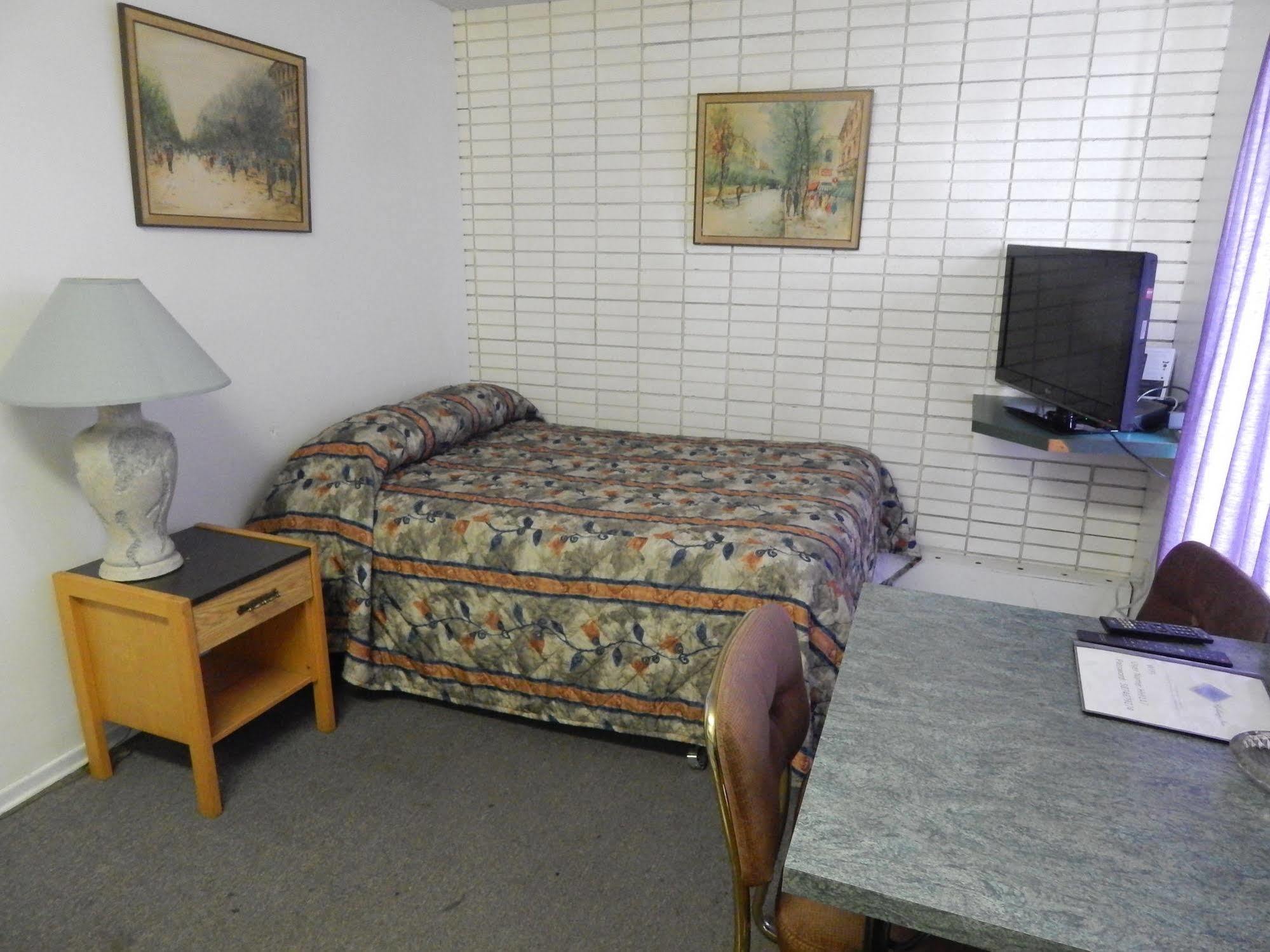 Hinton Highway Inn Esterno foto